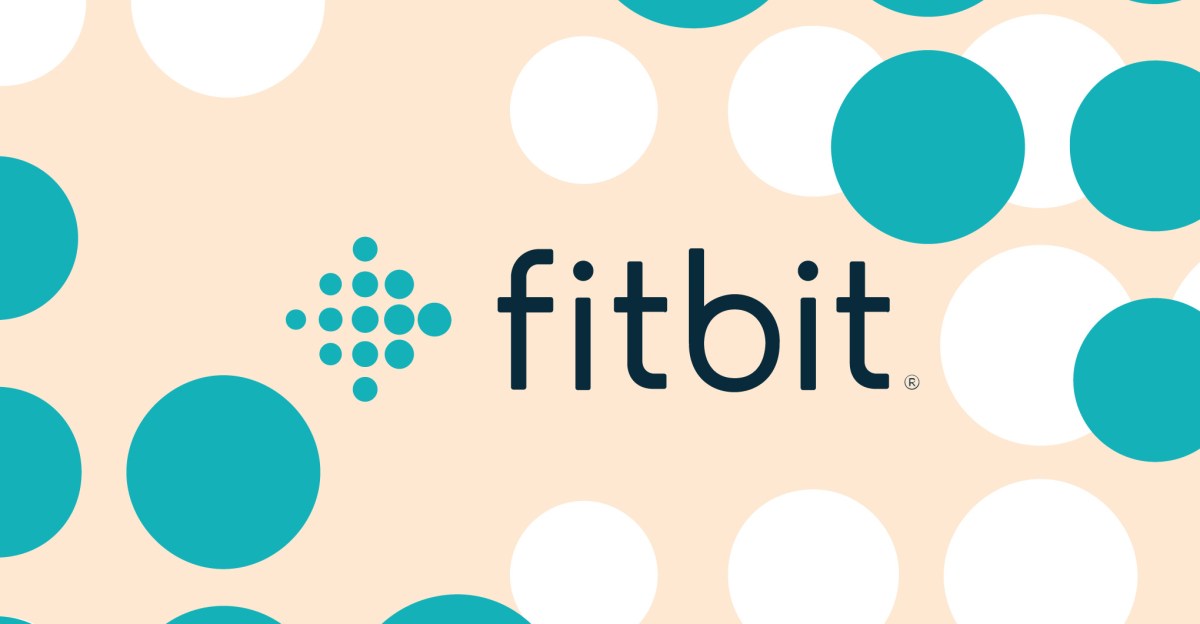 صور مسربة لجهاز تتبع اللياقة Fitbit Edge تُظهر شاشته ومستشعراته وألوانه Canyon وObsidian وOlive